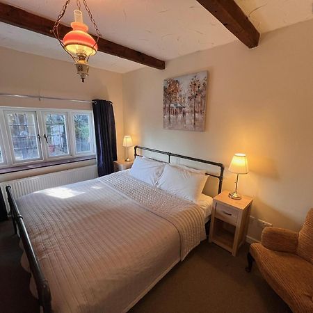 Hunston Mill Self Catering Dog Stay For Free Chichester Exteriör bild