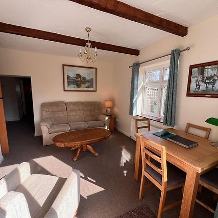 Hunston Mill Self Catering Dog Stay For Free Chichester Exteriör bild