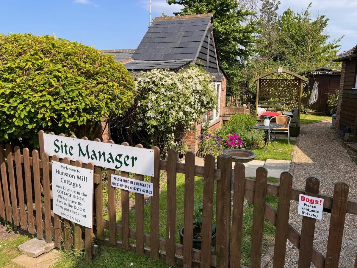 Hunston Mill Self Catering Dog Stay For Free Chichester Exteriör bild