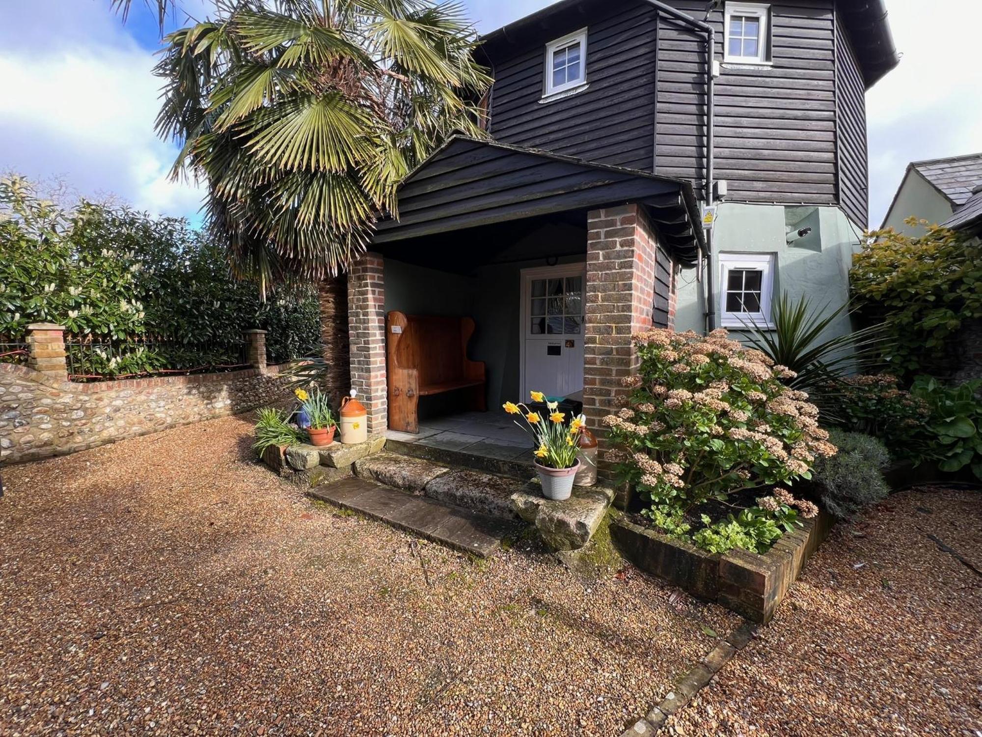 Hunston Mill Self Catering Dog Stay For Free Chichester Exteriör bild