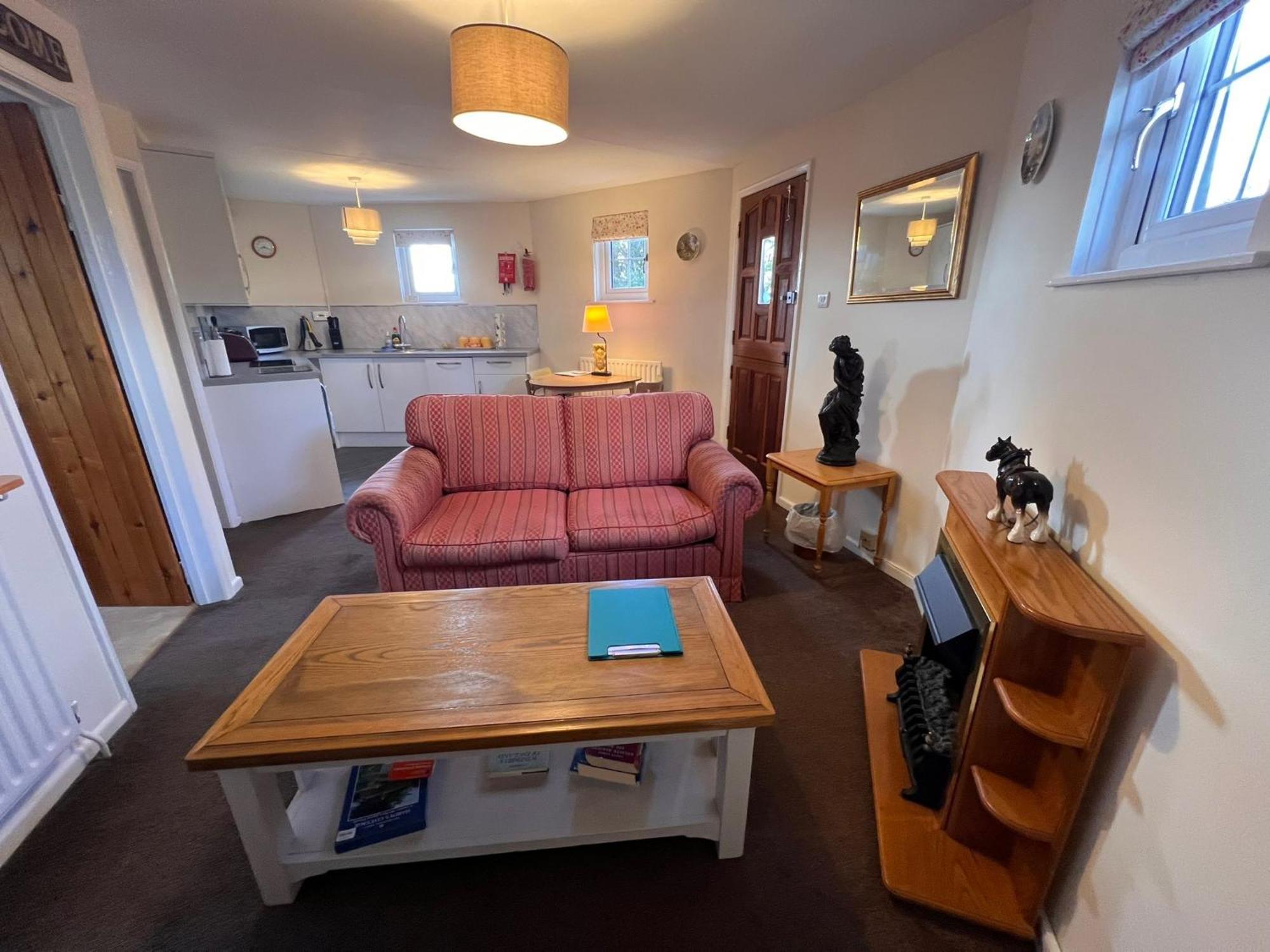 Hunston Mill Self Catering Dog Stay For Free Chichester Exteriör bild