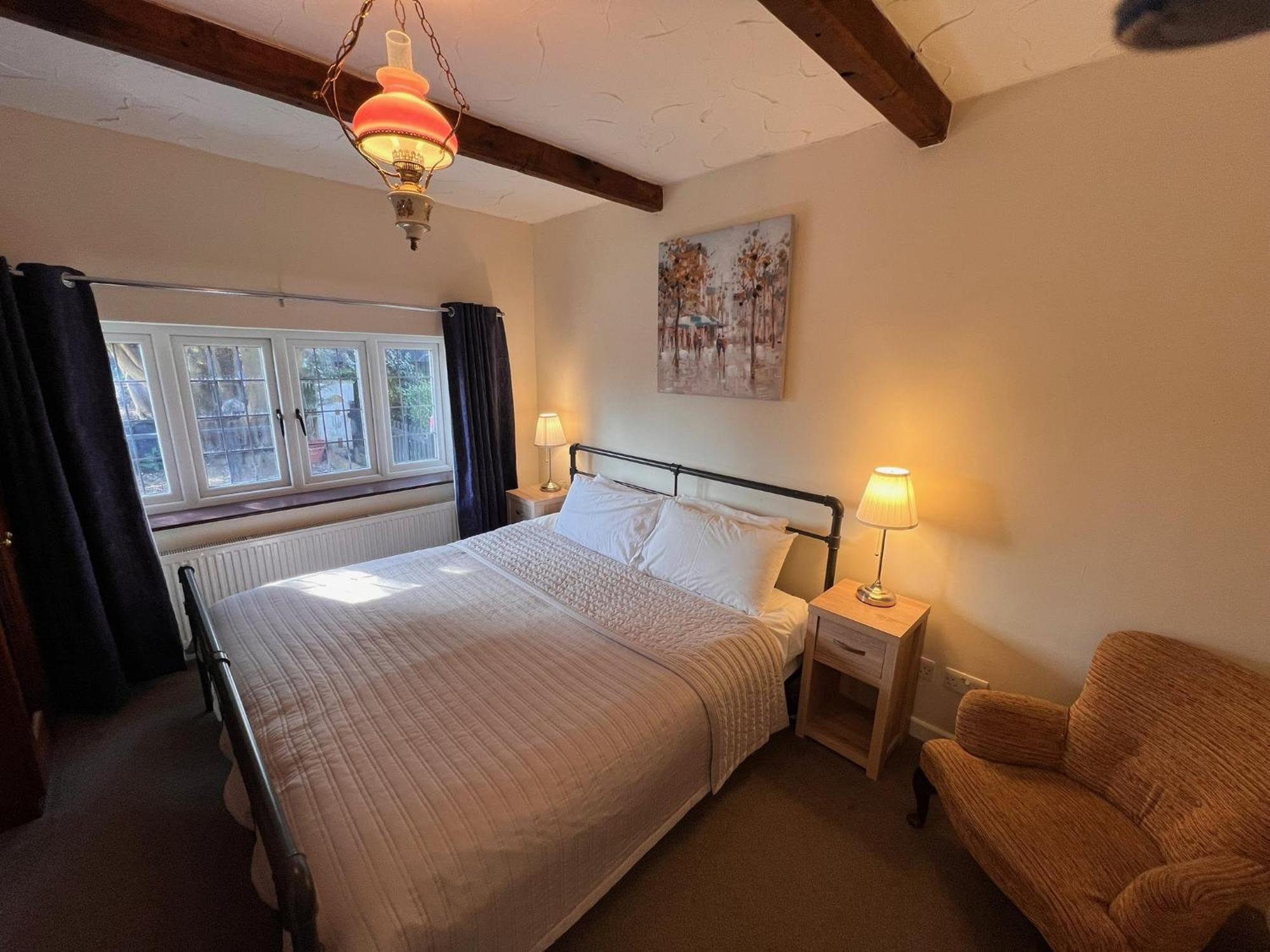 Hunston Mill Self Catering Dog Stay For Free Chichester Exteriör bild