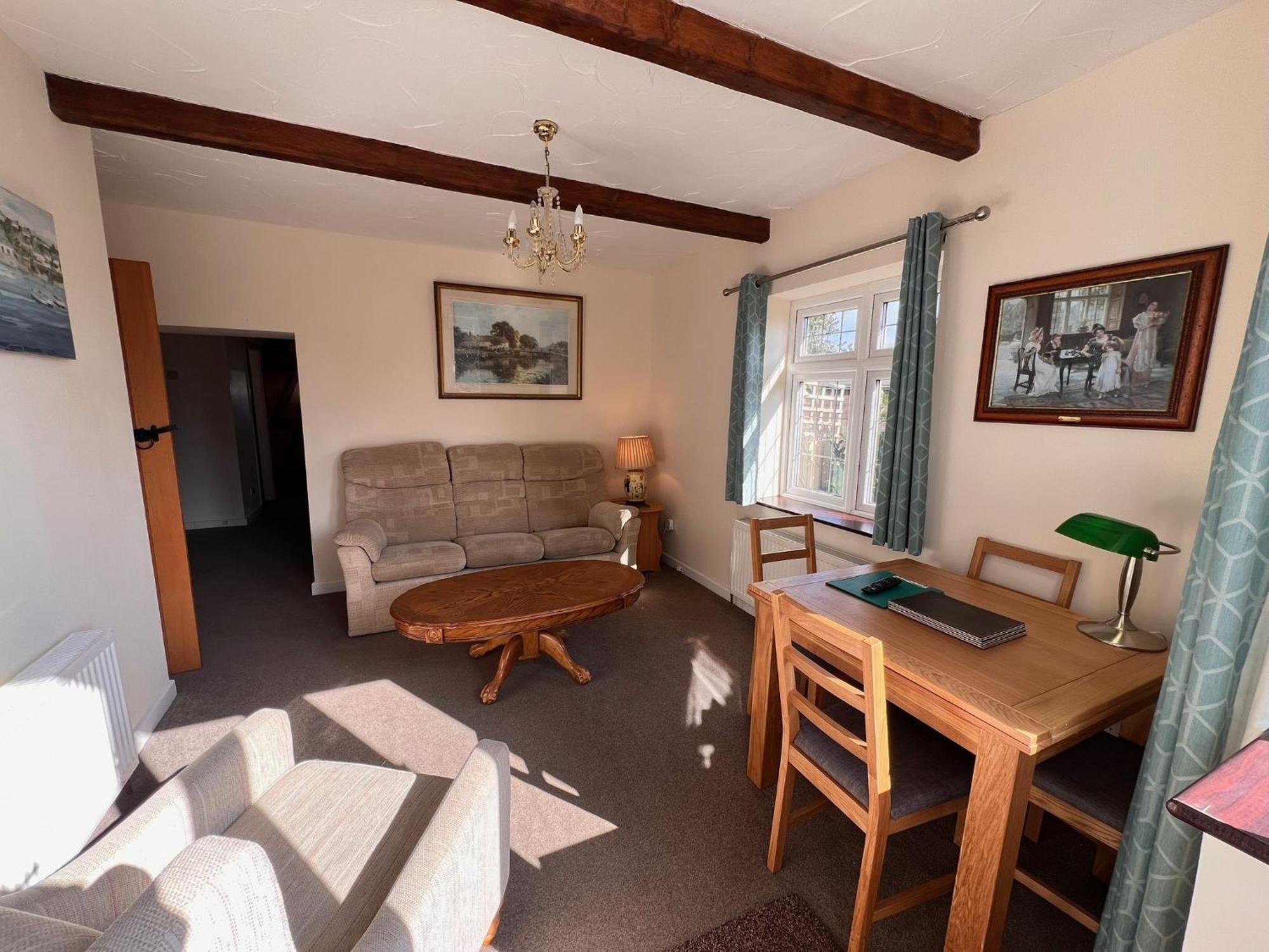 Hunston Mill Self Catering Dog Stay For Free Chichester Exteriör bild