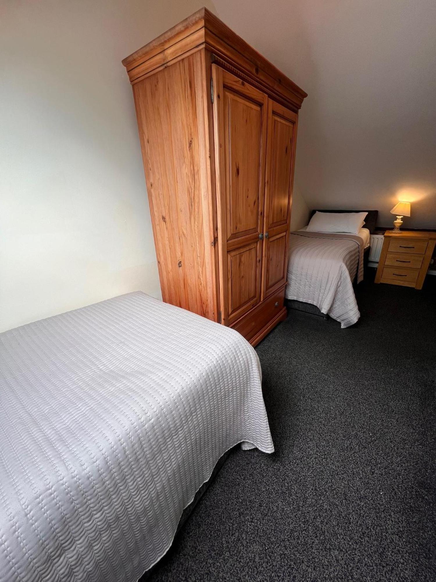 Hunston Mill Self Catering Dog Stay For Free Chichester Exteriör bild