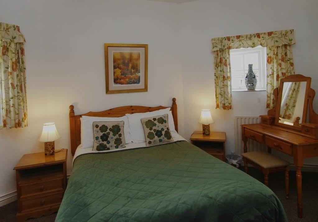 Hunston Mill Self Catering Dog Stay For Free Chichester Exteriör bild